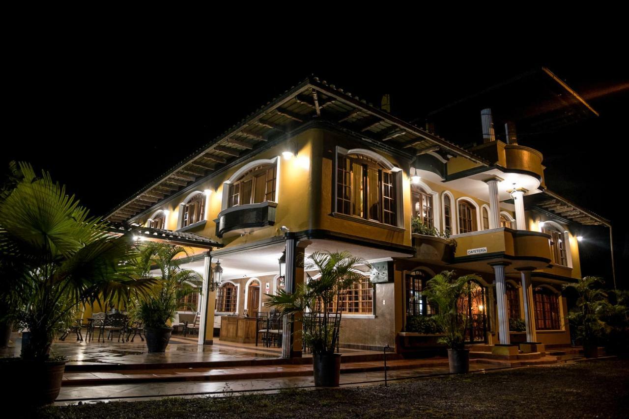 Posada Real Puyo Bagian luar foto